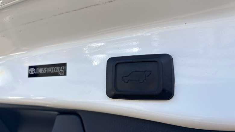 Toyota RAV4 2.5 VVT-i Hybrid Design 5dr CVT 2WD Hybrid Estate